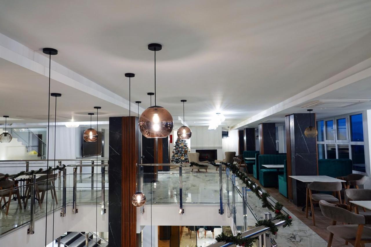 סטרוגה Dishli Hotel & Spa מראה חיצוני תמונה