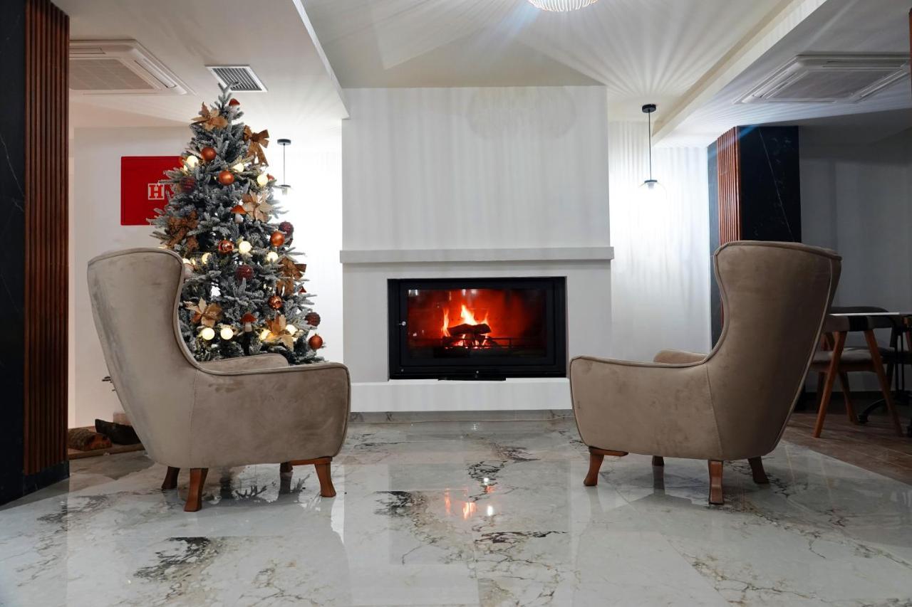 סטרוגה Dishli Hotel & Spa מראה חיצוני תמונה