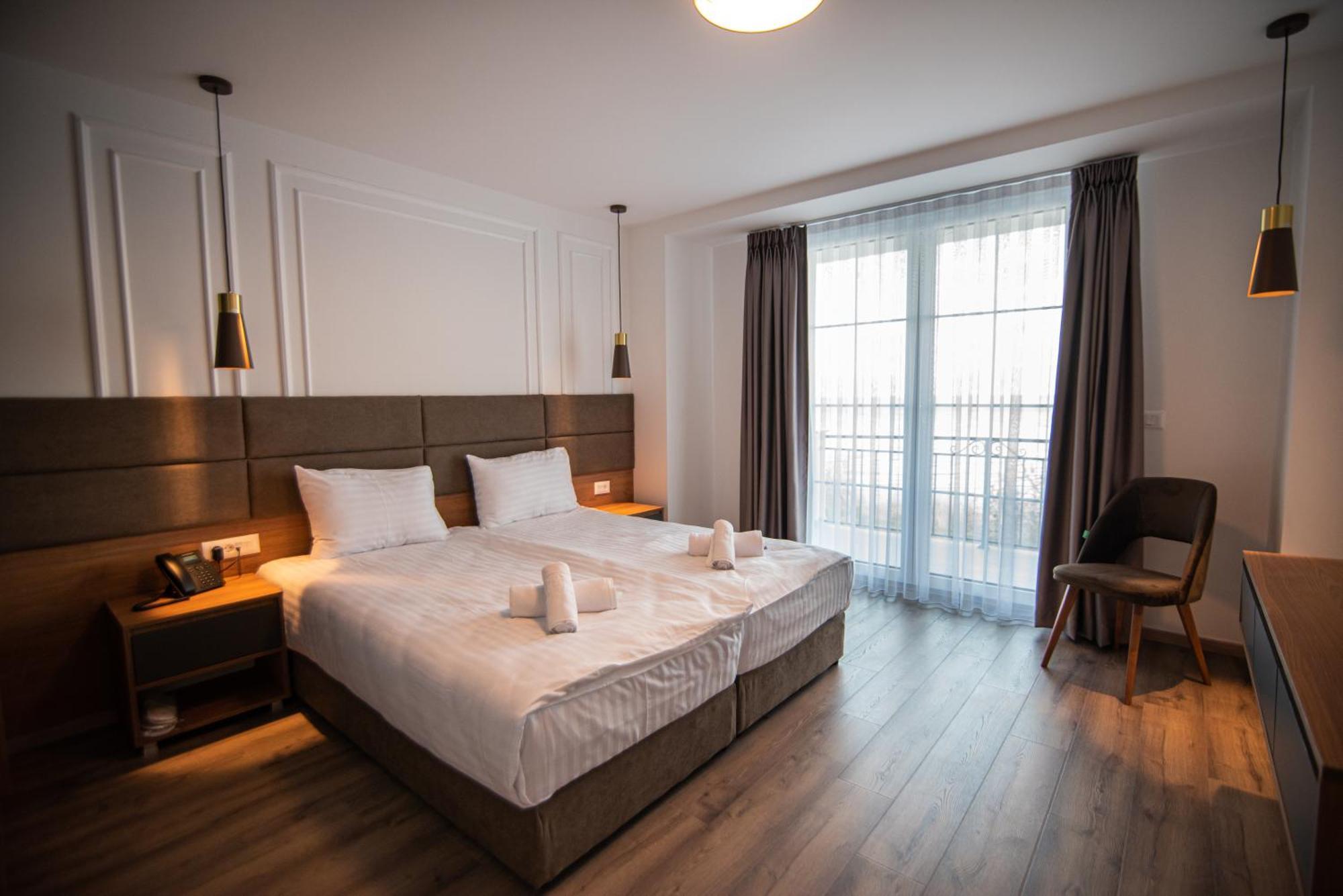 סטרוגה Dishli Hotel & Spa מראה חיצוני תמונה