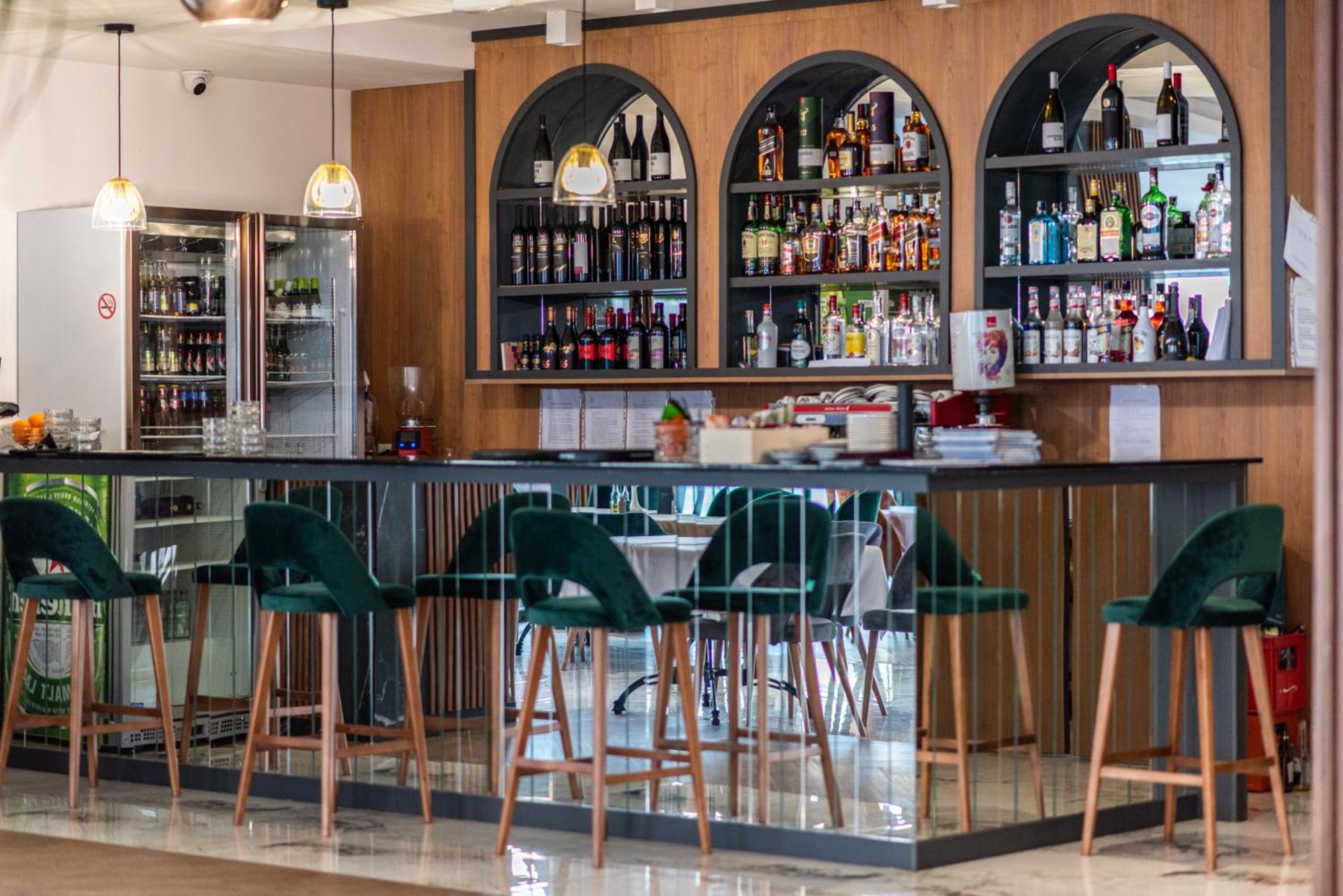 סטרוגה Dishli Hotel & Spa מראה חיצוני תמונה