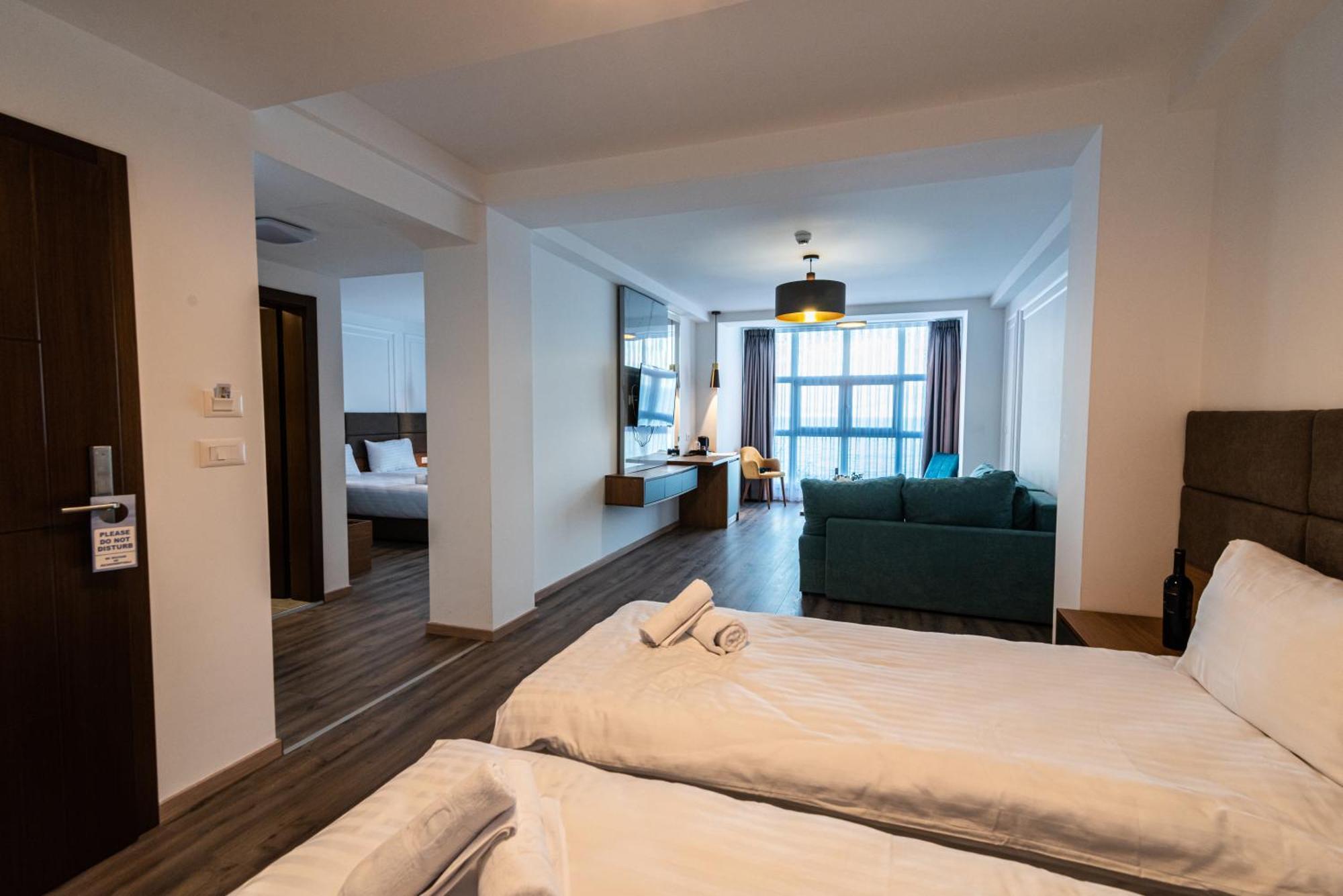 סטרוגה Dishli Hotel & Spa מראה חיצוני תמונה