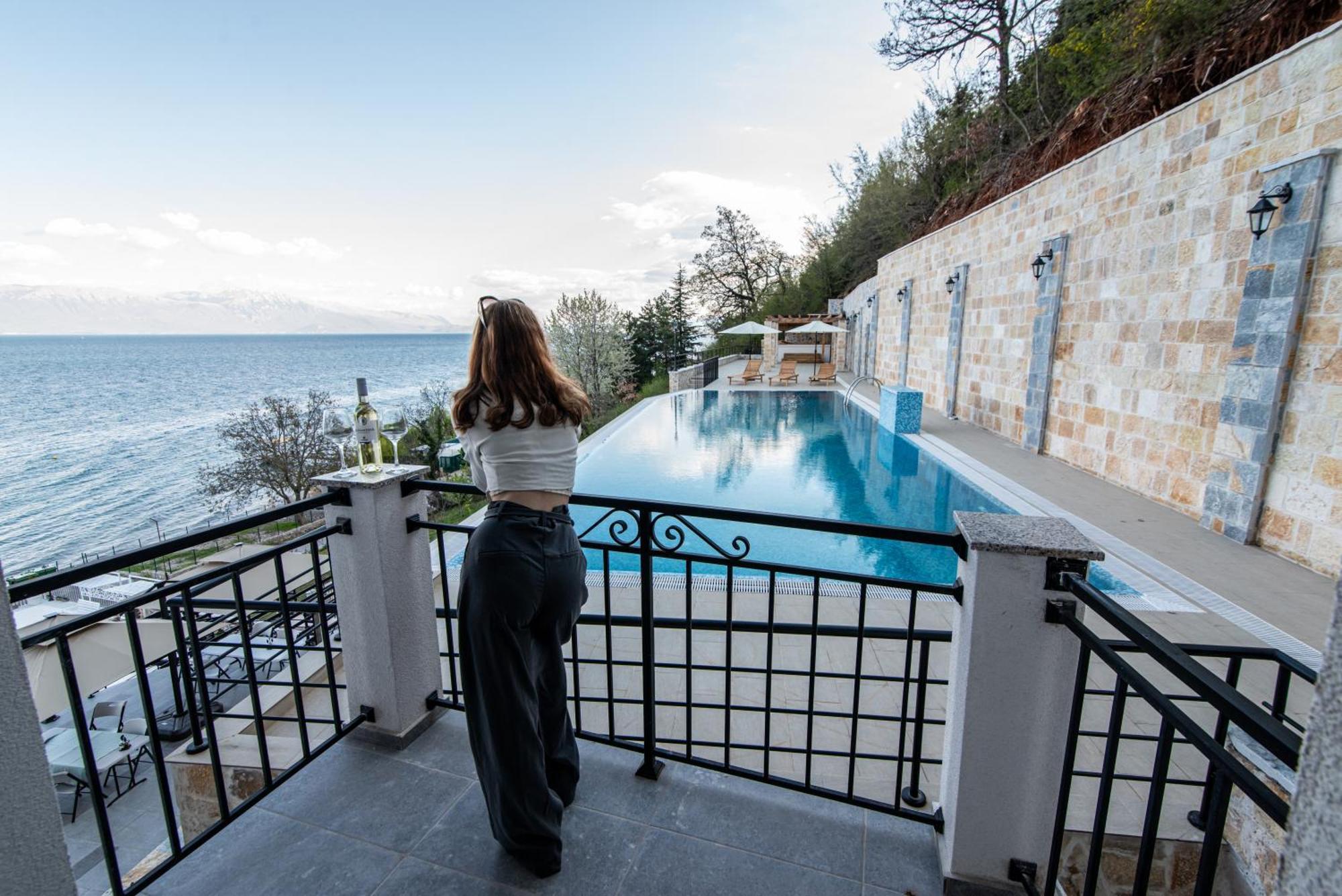 סטרוגה Dishli Hotel & Spa מראה חיצוני תמונה
