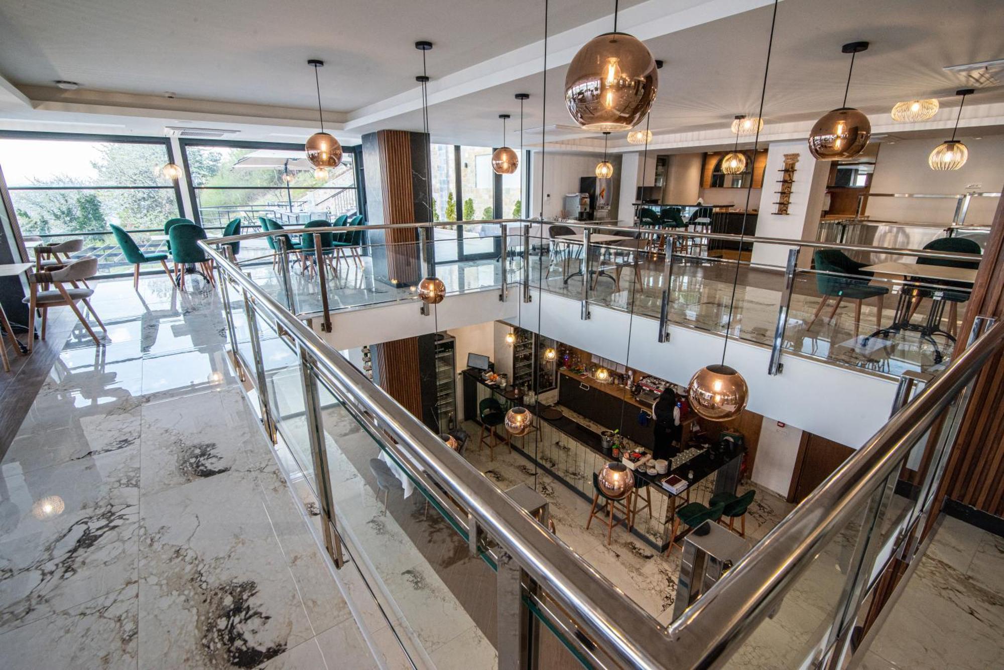 סטרוגה Dishli Hotel & Spa מראה חיצוני תמונה