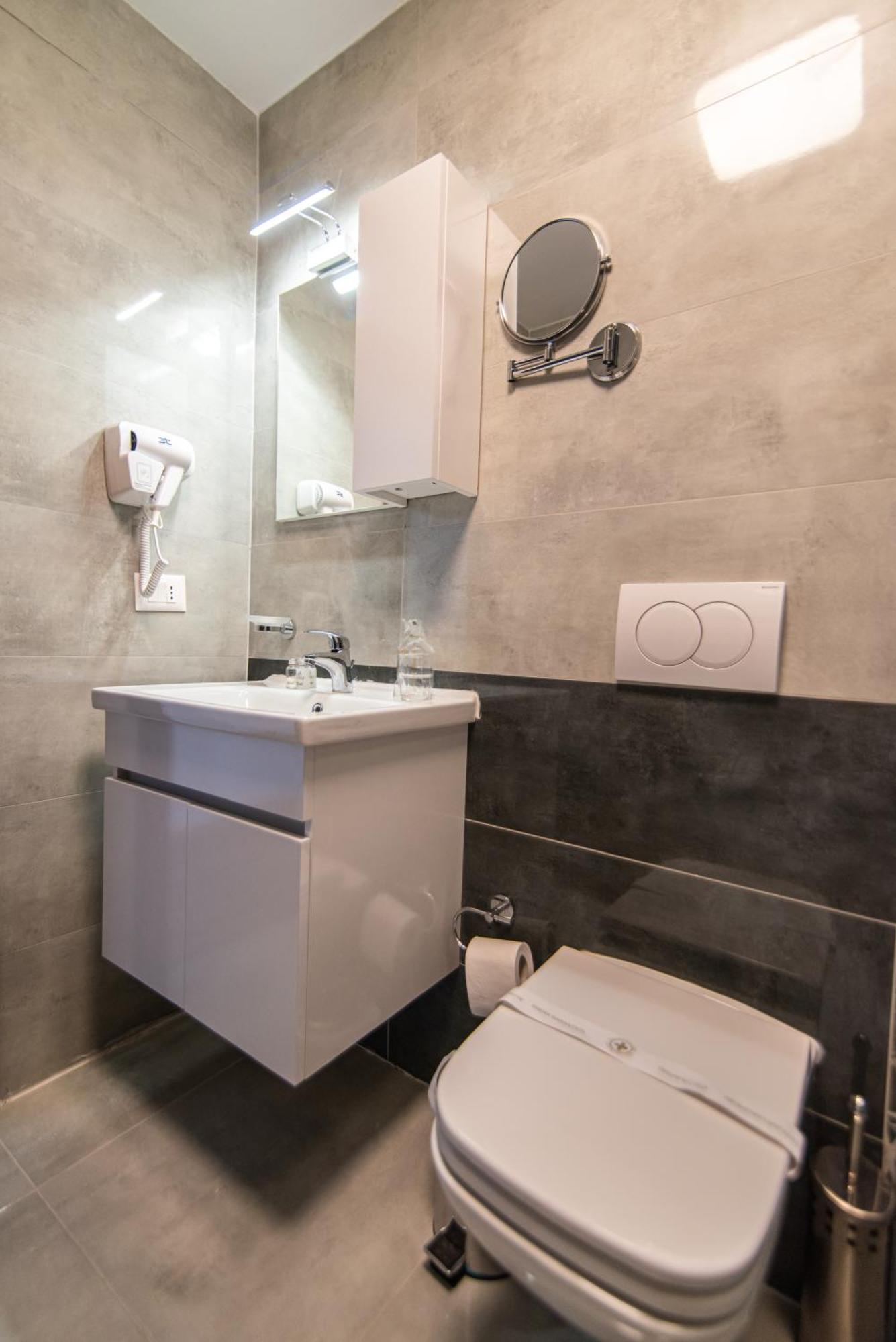 סטרוגה Dishli Hotel & Spa מראה חיצוני תמונה