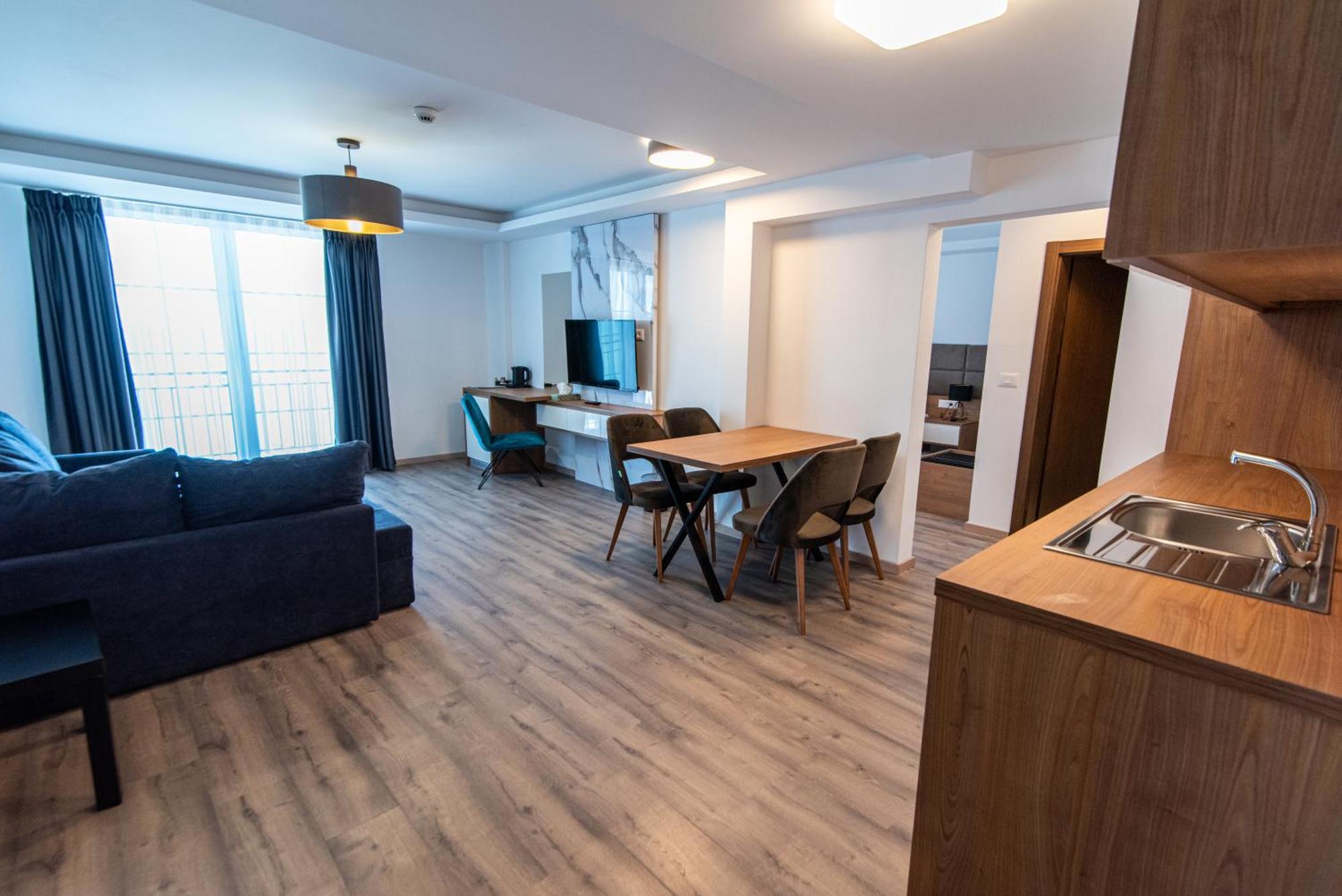 סטרוגה Dishli Hotel & Spa מראה חיצוני תמונה