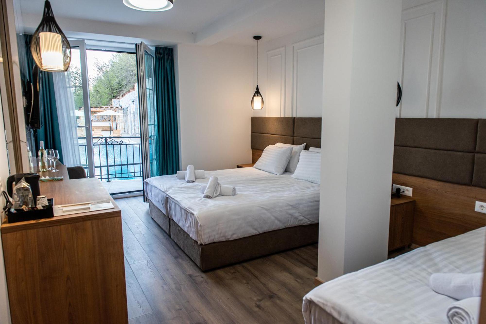 סטרוגה Dishli Hotel & Spa מראה חיצוני תמונה
