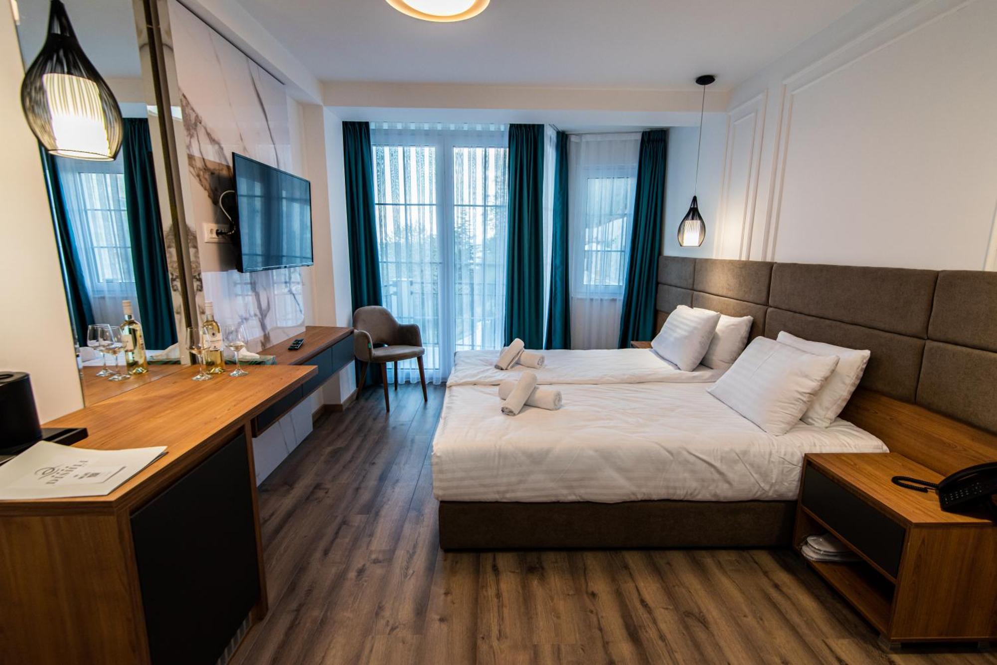 סטרוגה Dishli Hotel & Spa מראה חיצוני תמונה
