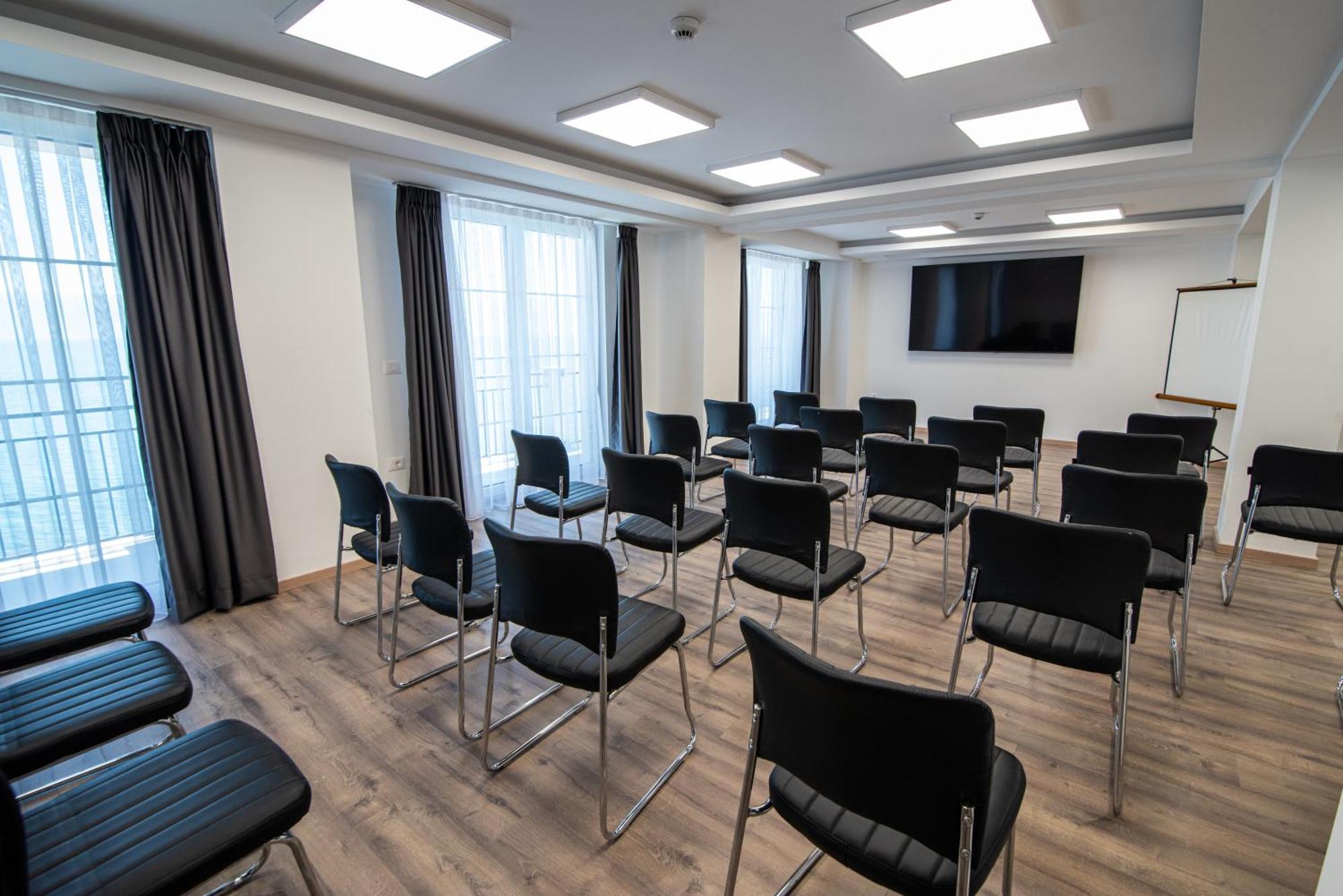 סטרוגה Dishli Hotel & Spa מראה חיצוני תמונה